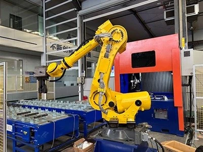 Máy hàn cảng dầu vận chuyển Robot